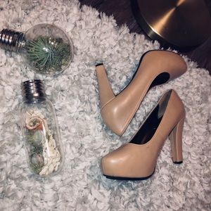 Me Too Leather Pumps